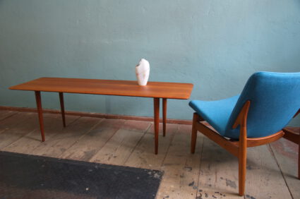 peter hvidt for france & sons coffee-table / fantastic simple coffee-table in teak from 1959. peter hvidt for france & sons coffee-table