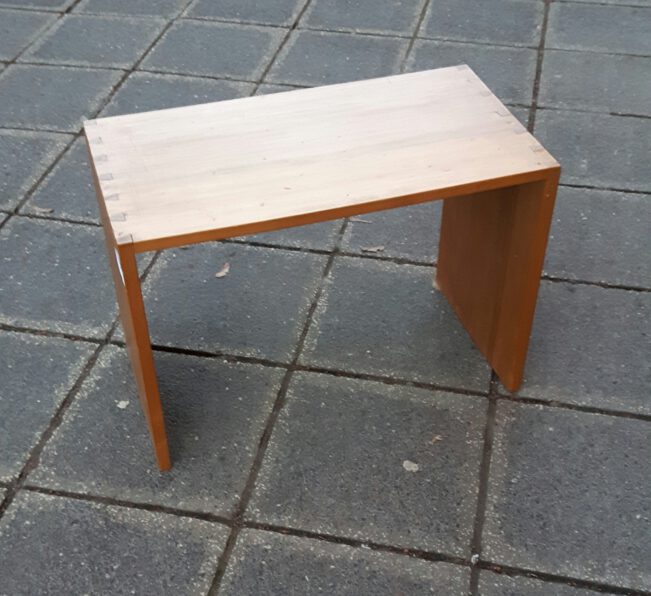 tischchen ‚ulmer hocker‘ stil