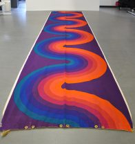 mira x verner panton stoffbahn / ca. 7 m, mit signatur am rand. noch kräftige farben, da er in einem dunklen kino hing. mira x verner panton stoffbahn