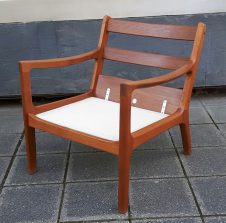 ole wanscher ’senator‘ lounge chairs + sofas