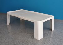 mario bellini ‚amanta‘ coffee-table 1965 / amanta ‚fiberlite‘ coffee-table von mario bellini für c&b italia, ca. 1966. sehr schöner originalzustand ohne brüche. ca. 120x60x37cm. 2. identisches … Ohne Titel