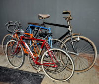 4x rennrad/oldtimer fahrrad / bastler konvolut, 2x kinder rennrad, peugeot rennrad, rennrad mit shimano 600 ausstattung, etc. siehe bilder. bitte auch gerne preisvorschlag machen. 4x rennrad/oldtimer fahrrad
