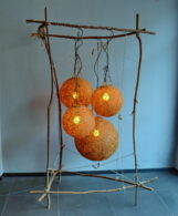 ReadyMadeArt leuchtobjekt / ‚readymade‘ leuchtobjekt, welches sich auch durch seine dimension gut in einem foyer/eingangsbereich/laden in verbindung mit großen pflanzen – stichwort: urbanjungle … ReadyMadeArt leuchtobjekt