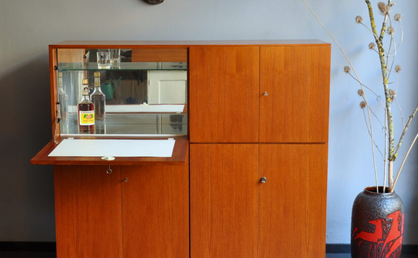 60s teak cabinet/bar/highboard