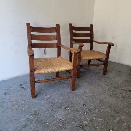 2 sessel eiche um 1920 / paar fantastische sessel um 1920, massiv eiche mit fantastischer patina, sehr bequem und rel niedrig. wohl norddeutschland worpswede, umfeld willy … 2 sessel eiche um 1920