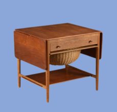 hans wegner at-33 sewing-/sidetable / rare hans wegner AT-33 sewing or sidetable in teak. design late 1950s for andreas tuck, denmark. hans wegner at-33 sewing-/sidetable