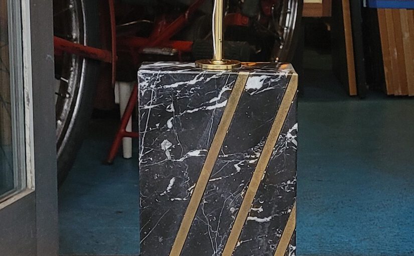 vintage midcentury nürnberg / elegant marble/brass table lamp