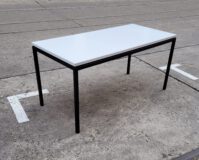 resopal schreib-/esstisch domus stuttgart / schöner 60er jahre tisch in einwandfreiem vintage zustand. resopal schreib-/esstisch domus stuttgart