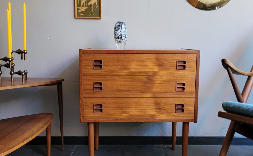 vintage midcentury nürnberg / chest of drawers denmark.