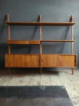poul cadoius ‚royal system‘ shelving